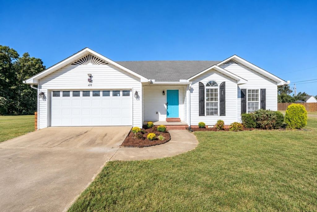 40 Topsy Ln, Savannah