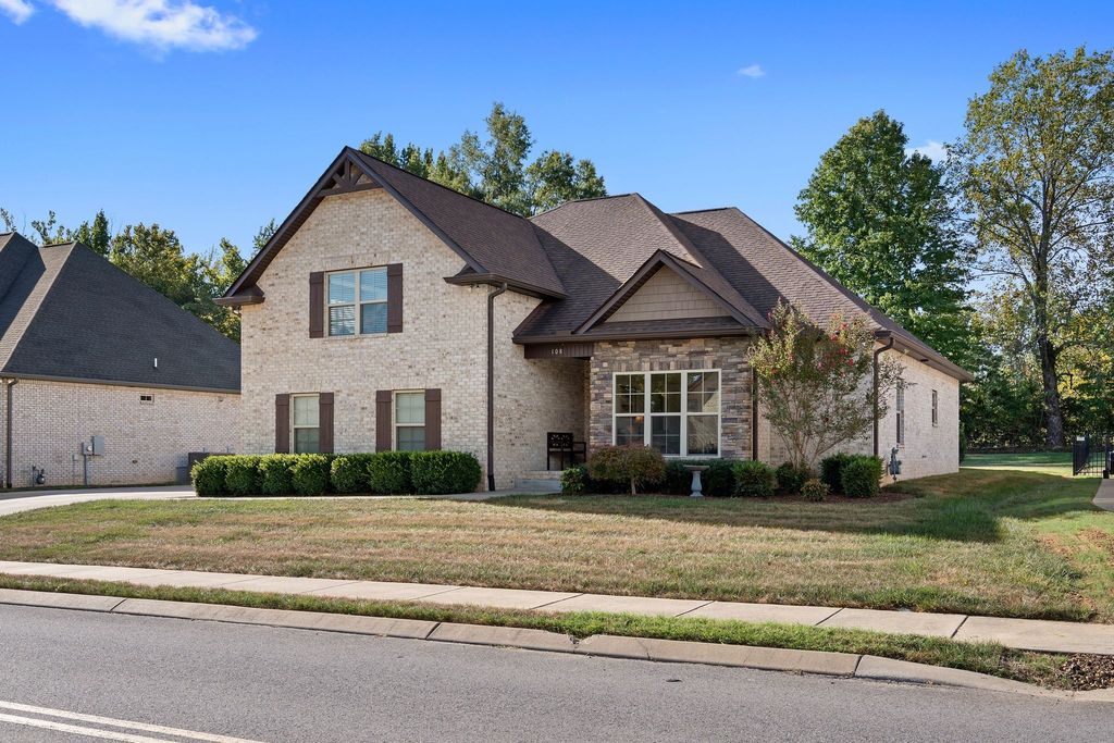 108 Montelena Dr, White House