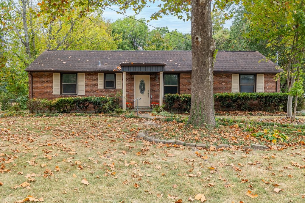 631 Elysian Fields Rd, Nashville