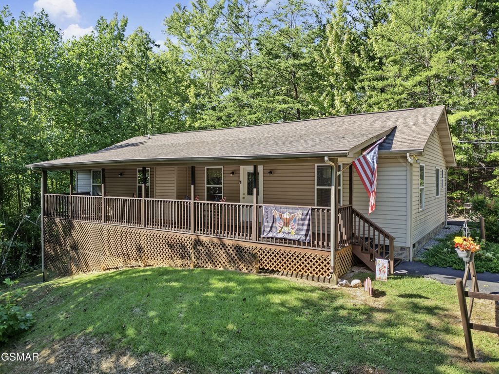 1533 Honey Bee Cove Way, Pigeon Forge