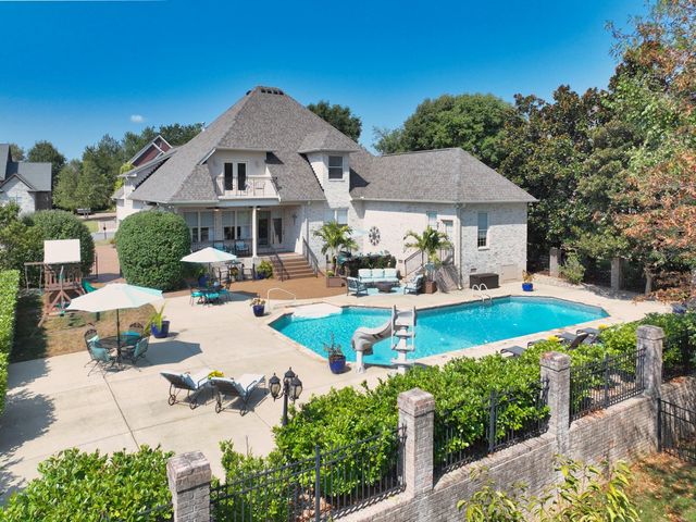 1040 Somerset Downs Blvd, Hendersonville