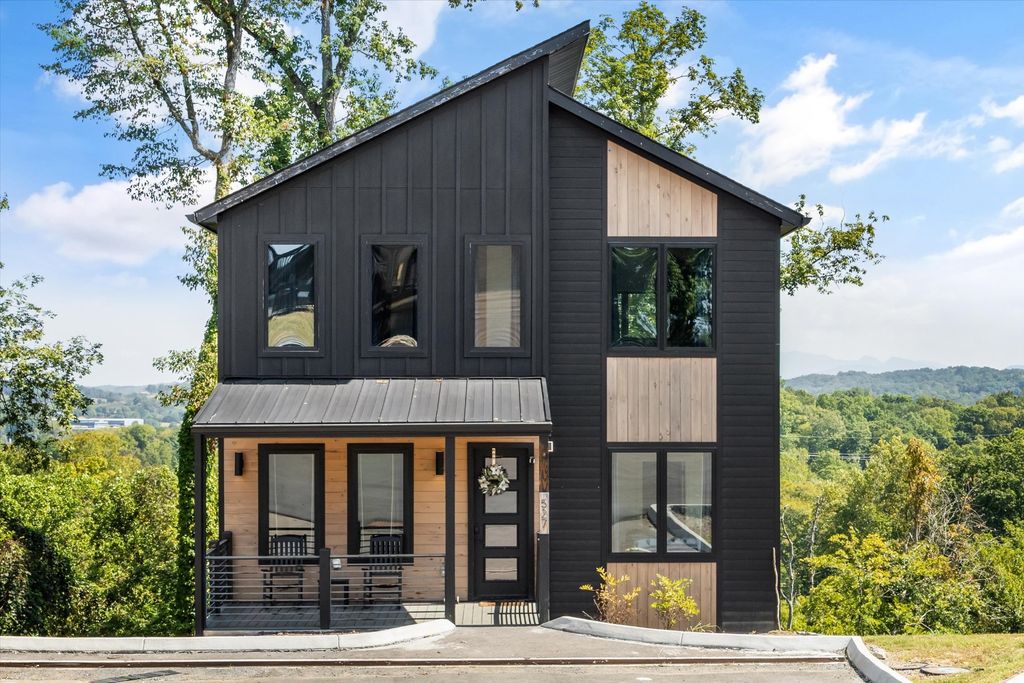 527 New Venture Way, Sevierville