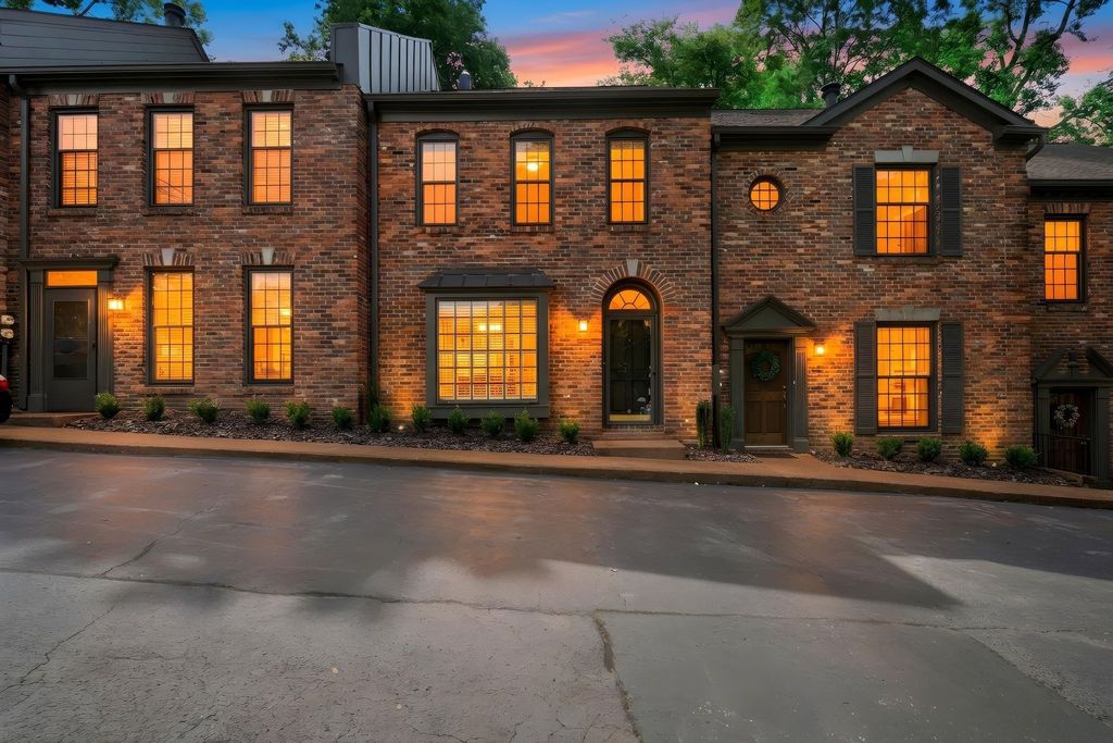 2012 Stokes Ln, Nashville