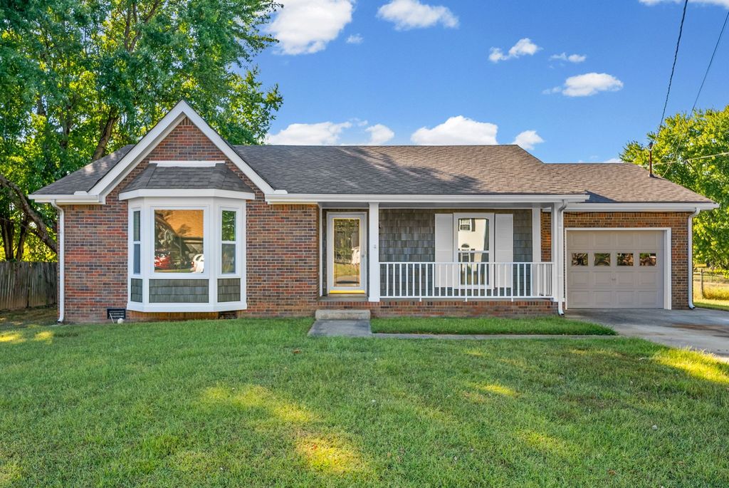 3418 Polly Dr, Clarksville