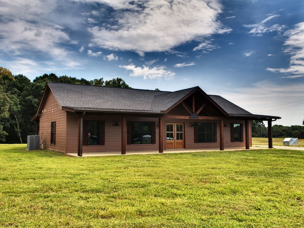 2054 Womble Ridge Rd, Ethridge