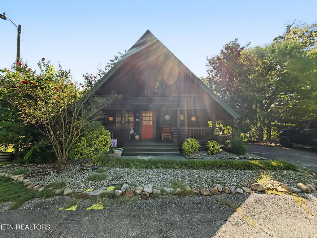 1020 Walini Way, Sevierville