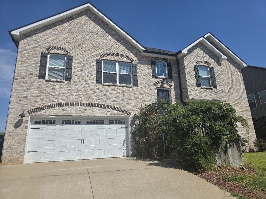 1505 Redrock Ct, Clarksville