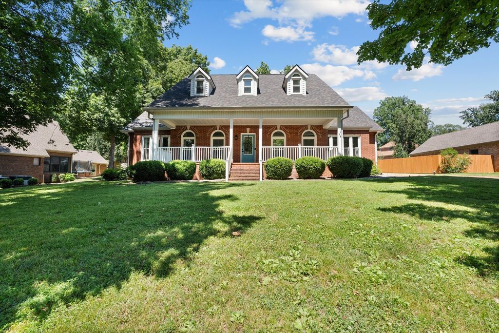 104 Oak Hill Dr, Smyrna