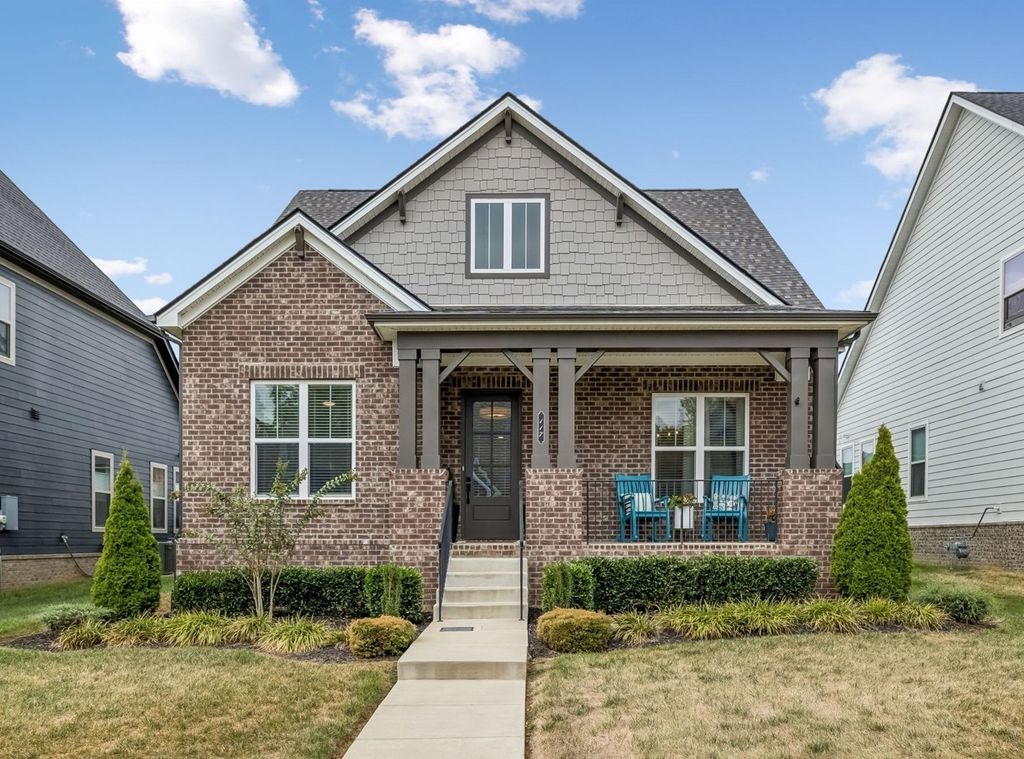 117 Willow Bend Dr, Hendersonville