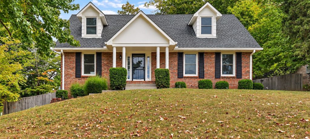 1245 Cloverdale Dr, Clarksville