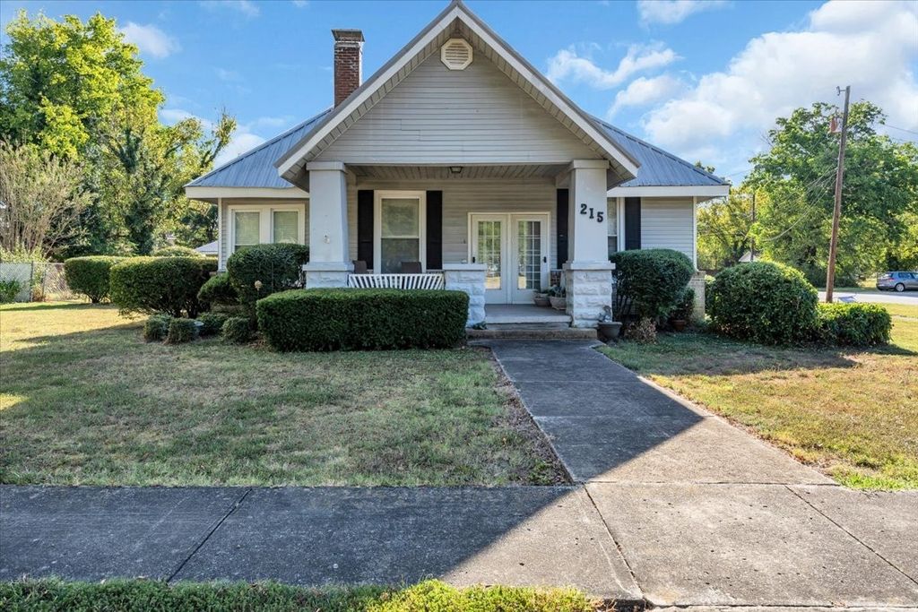 215 N Polk St, Tullahoma