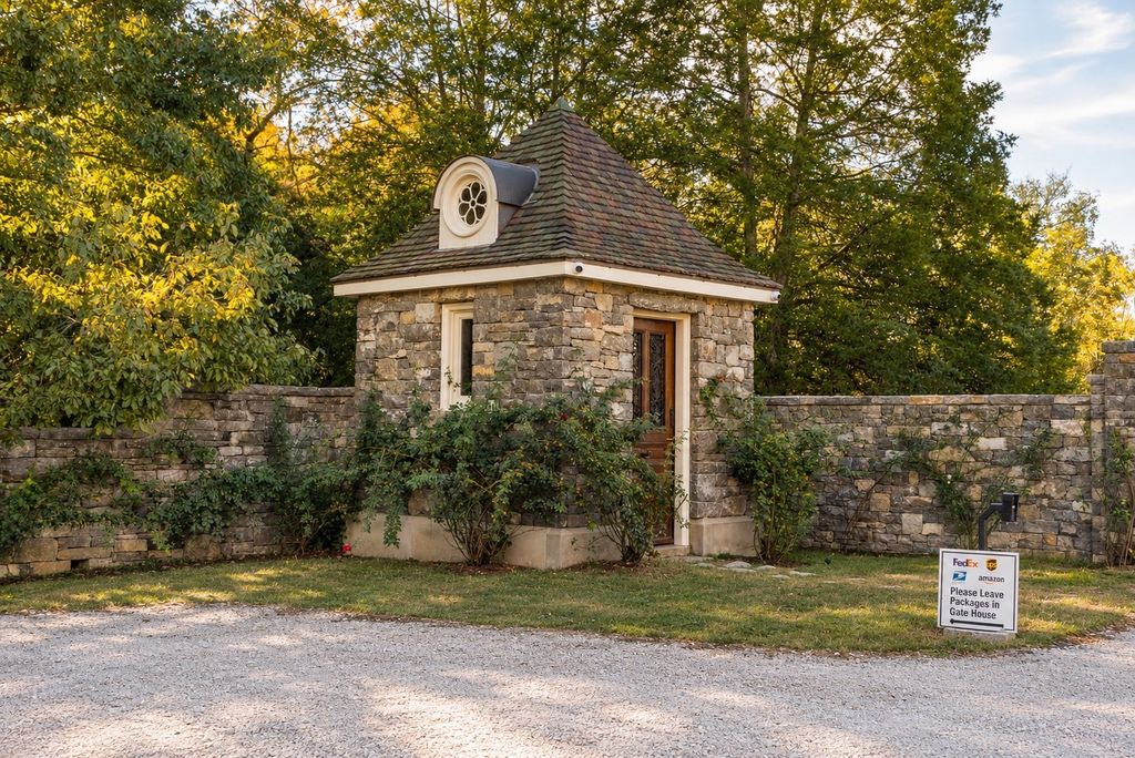 4257 Old Hillsboro Road, Franklin
