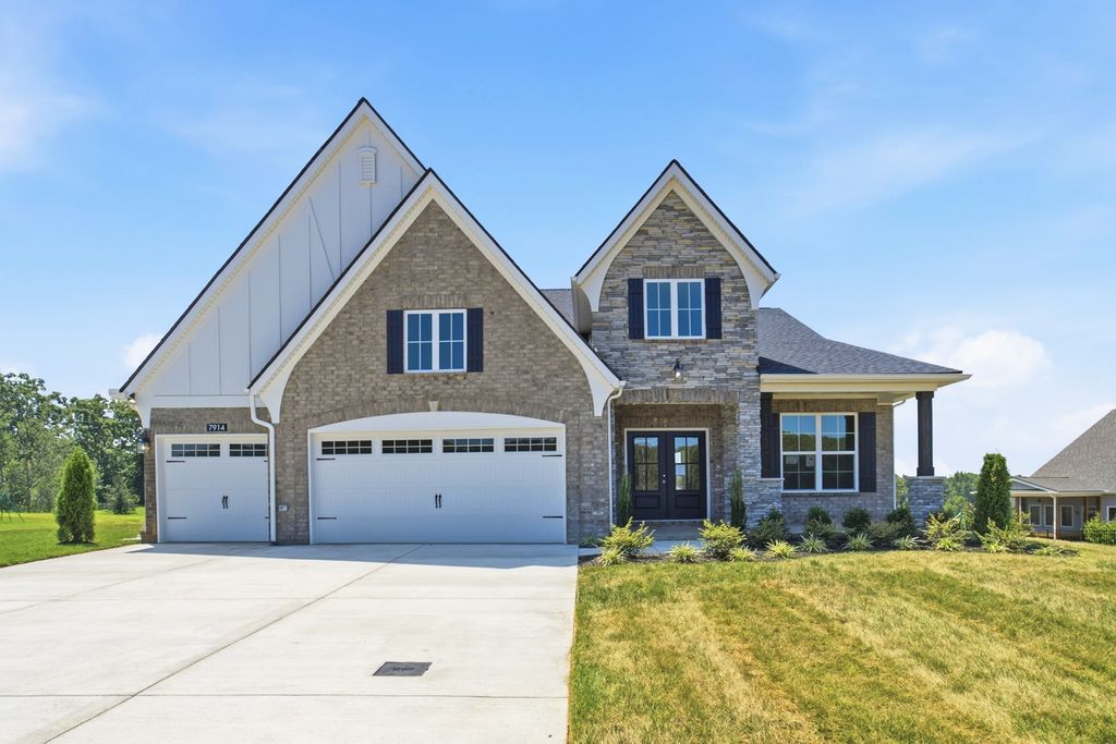 7914 Pine Street, Fairview