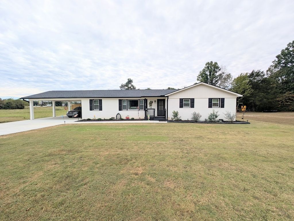 14 Simmons Cir, Fayetteville