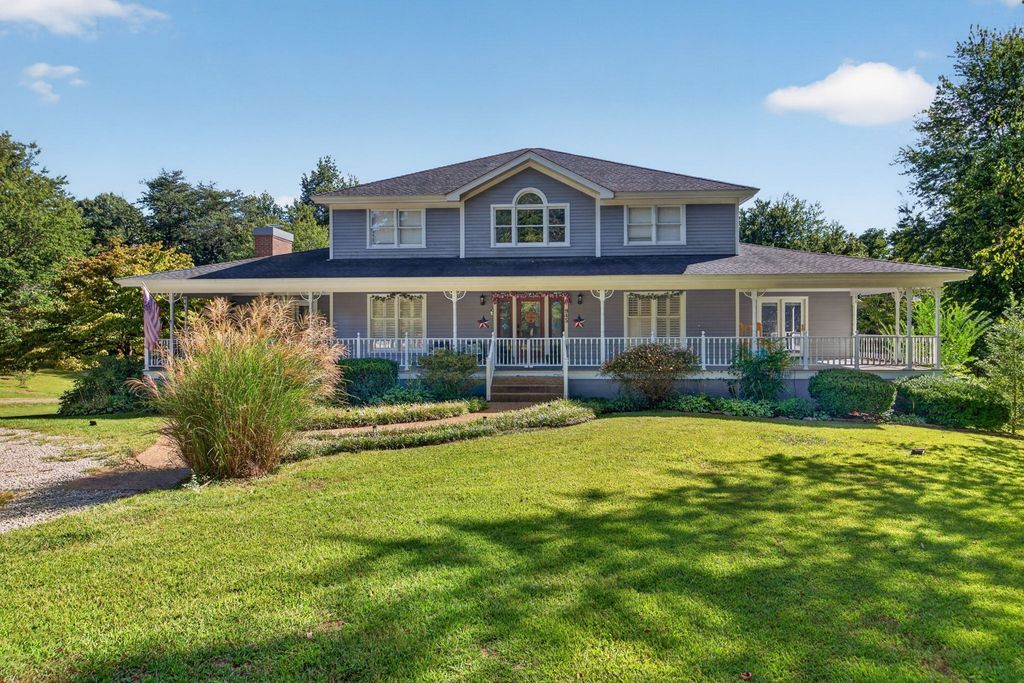 945 Old Walton Rd, Monterey
