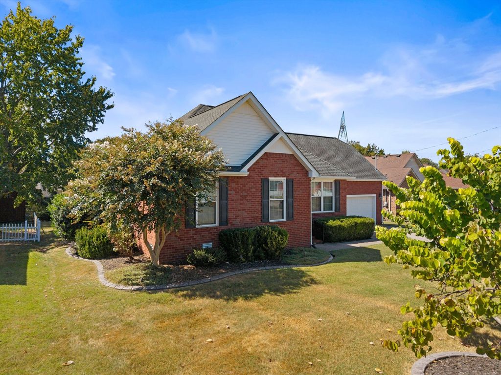 308 Acorn Ct, Smyrna
