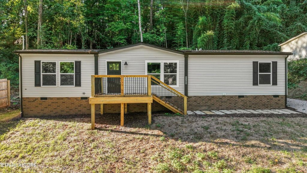 1153 Army St, Knoxville