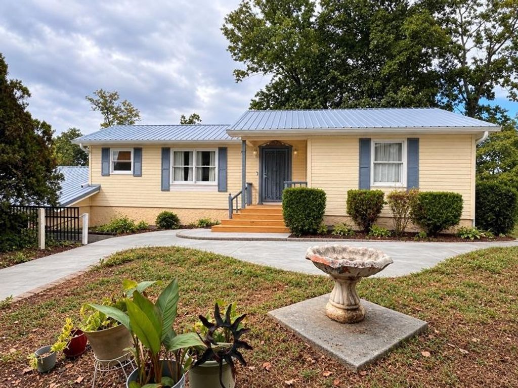 691 Lakehaven Cir, Decatur