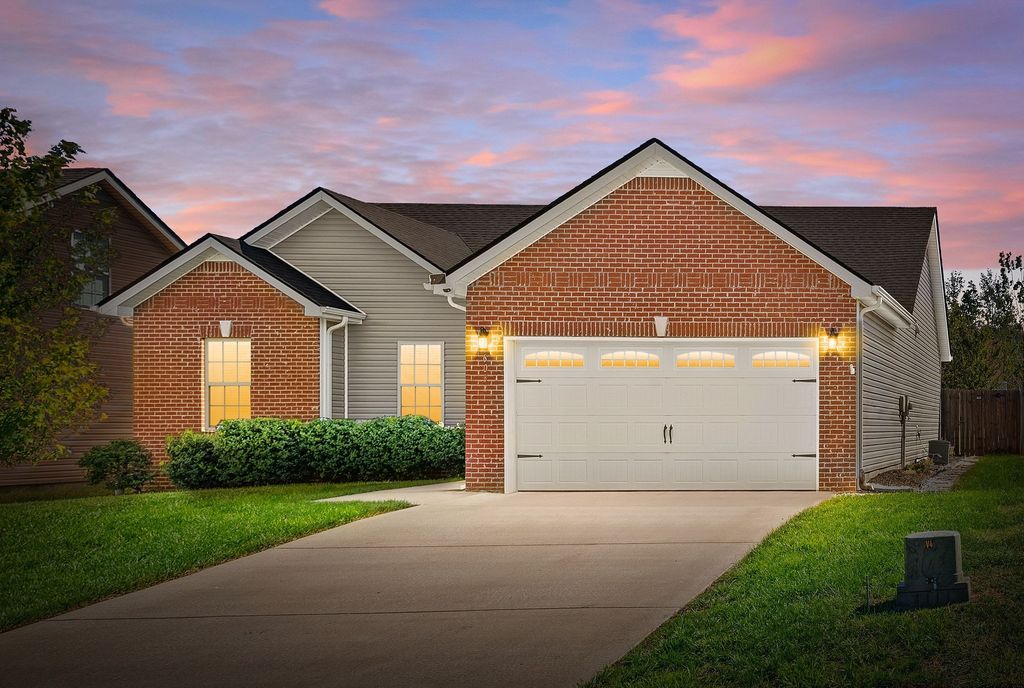 603 Hollow Crst, Clarksville