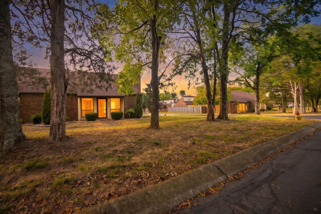 100 Castlewood Ln, Lebanon