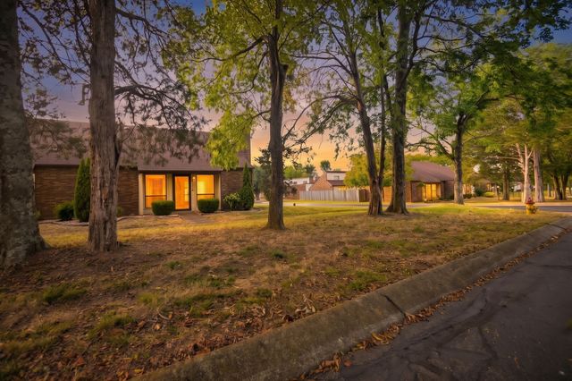 100 Castlewood Ln, Lebanon