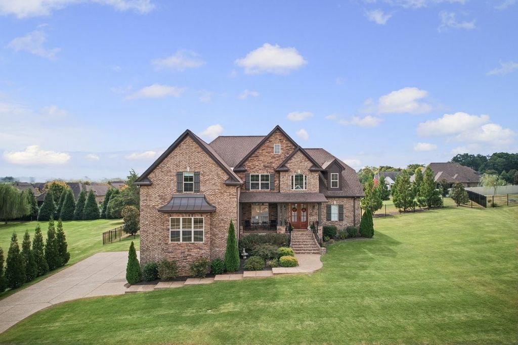 27 Morgan Ln, Lebanon