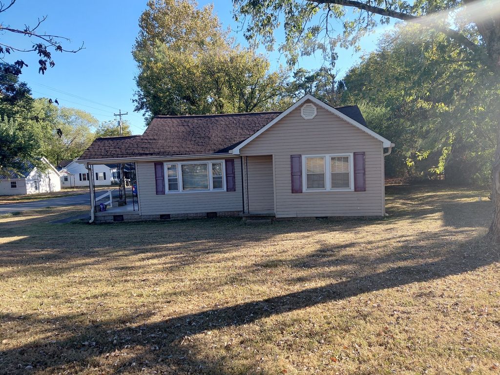 102 Murfreesboro St, Murfreesboro