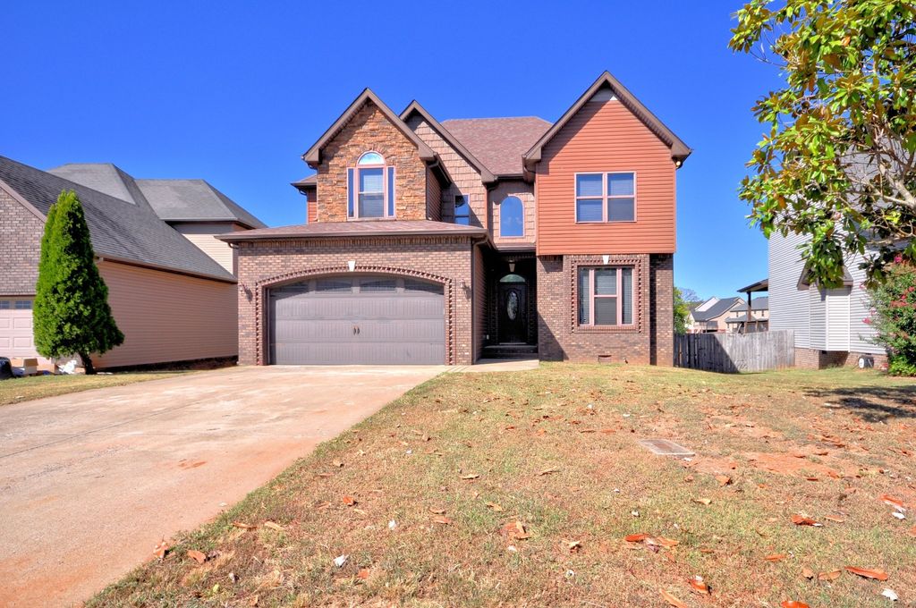 2398 Senseney Dr, Clarksville
