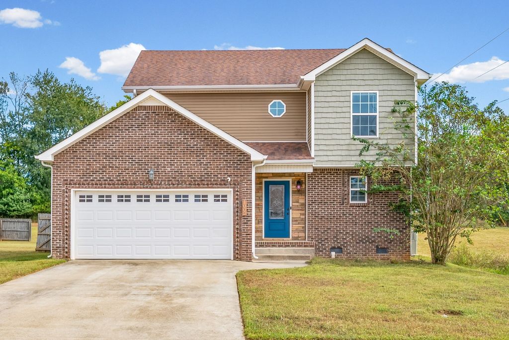 1002 Harding Dr, Clarksville