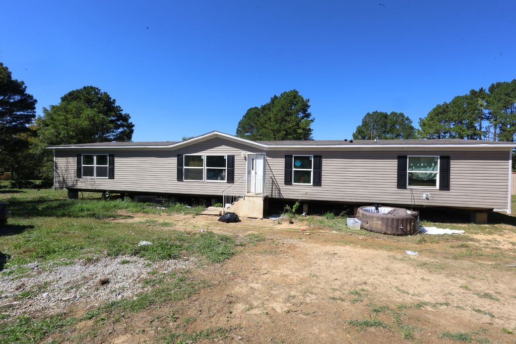 411 Andrew Johnson Hwy, Strawberry Plains