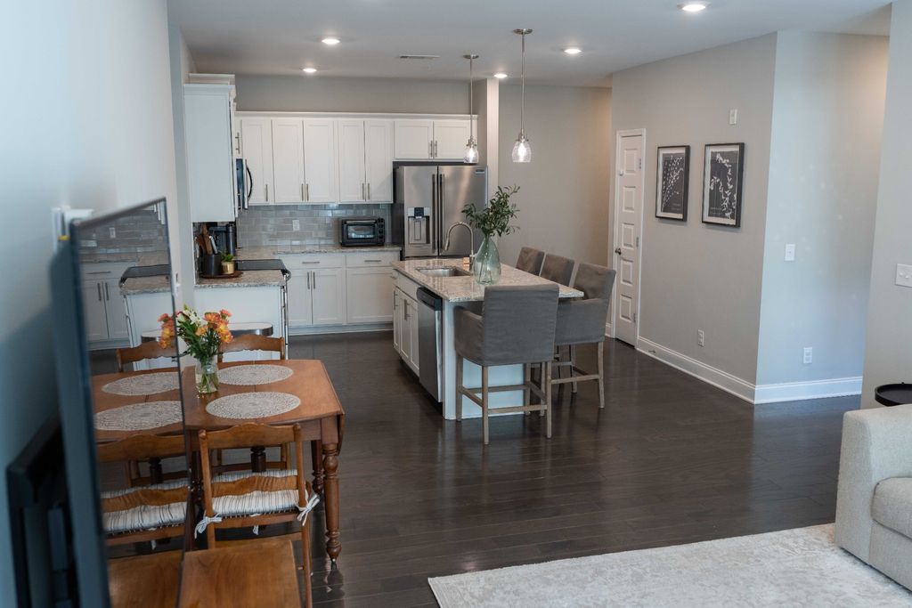 800 Vintage Green Ln 203, Franklin