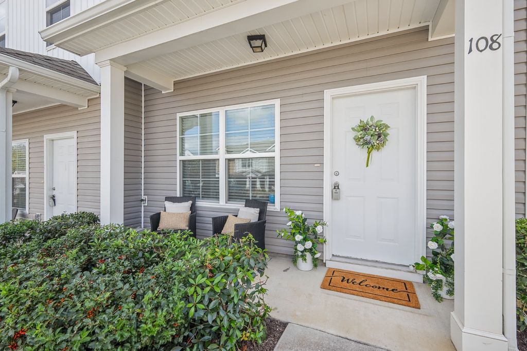 108 Kathryn Ct, Columbia