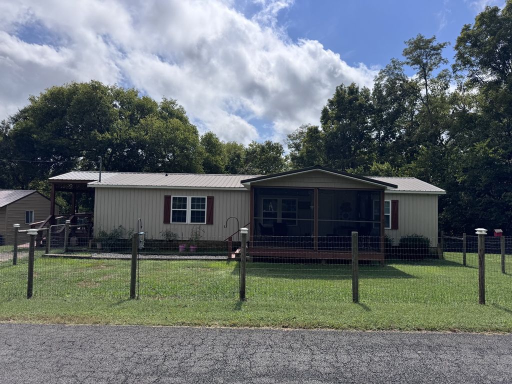 2205 Carmichael Rd, White Pine