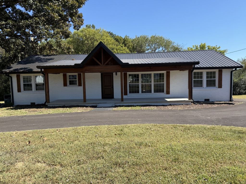 2464 Hwy 43 S, Leoma