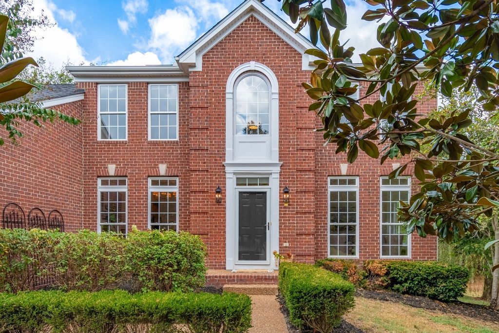1304 Sweetwater Dr, Brentwood