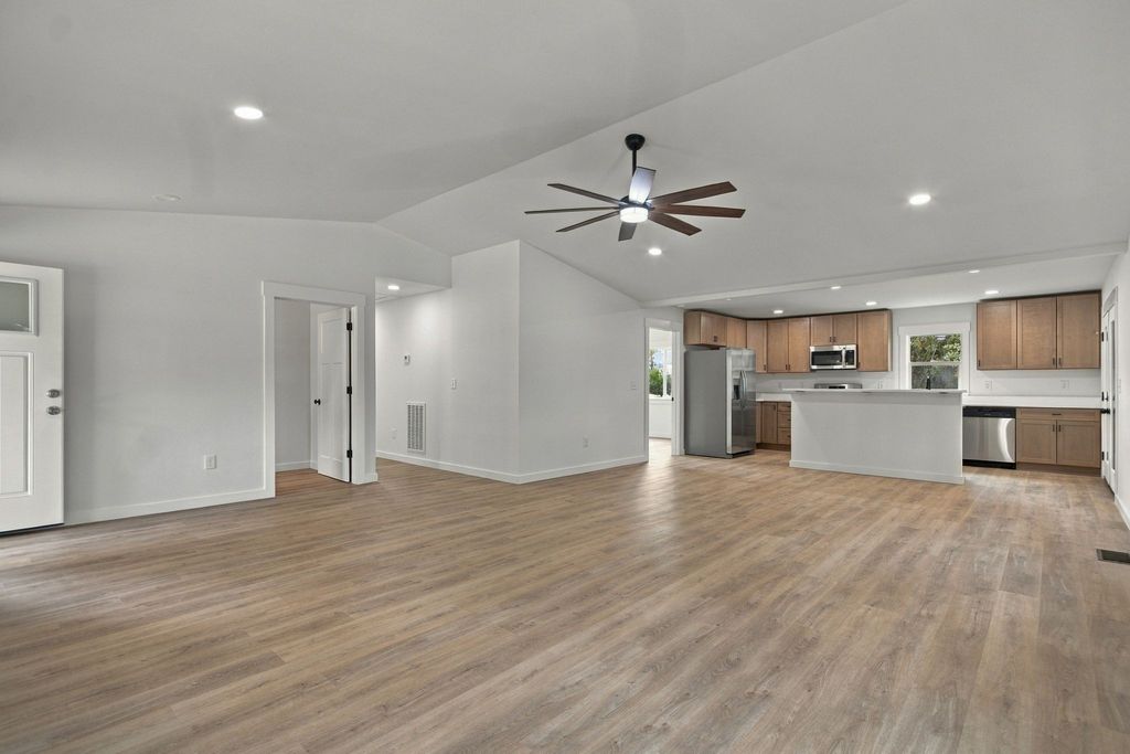 463 Woodland Rd, Hohenwald