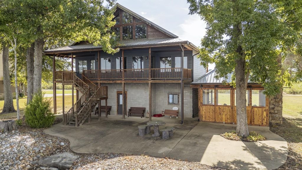 1685 Col James Hardin Drive 21, Clifton