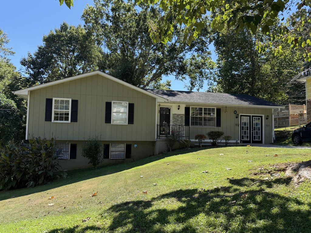 421 Wisteria Road, La Fayette