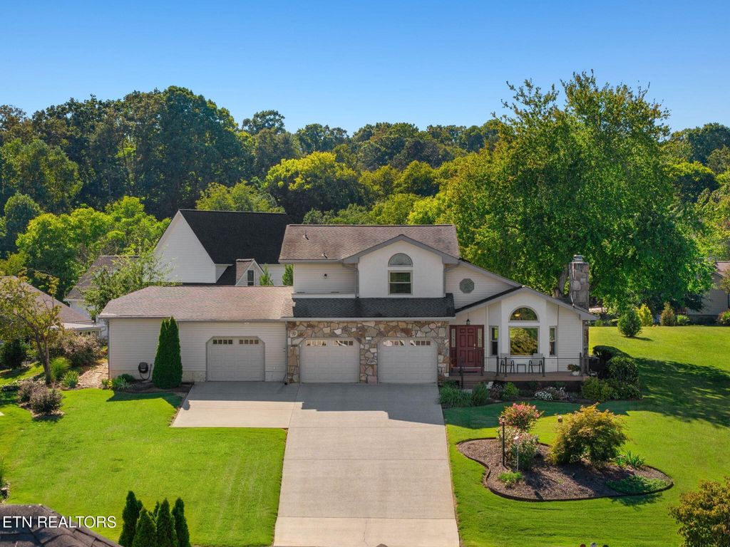 119 Tooweka Circle, Loudon