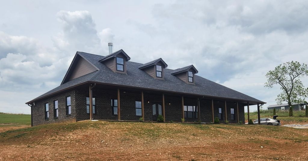 986 E Pin Hook Rd, Sparta