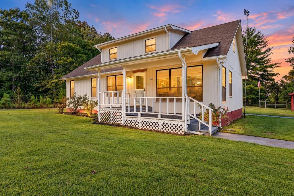 395 Sipes Road Sw, Cleveland
