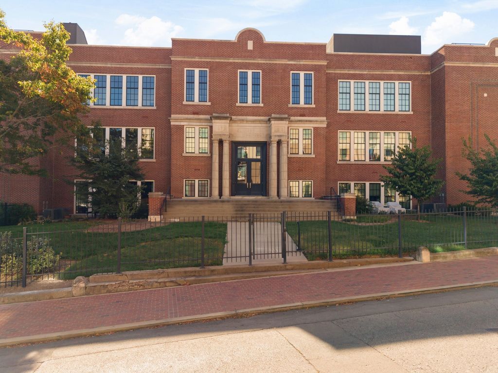 601 Madison St 202, Nashville