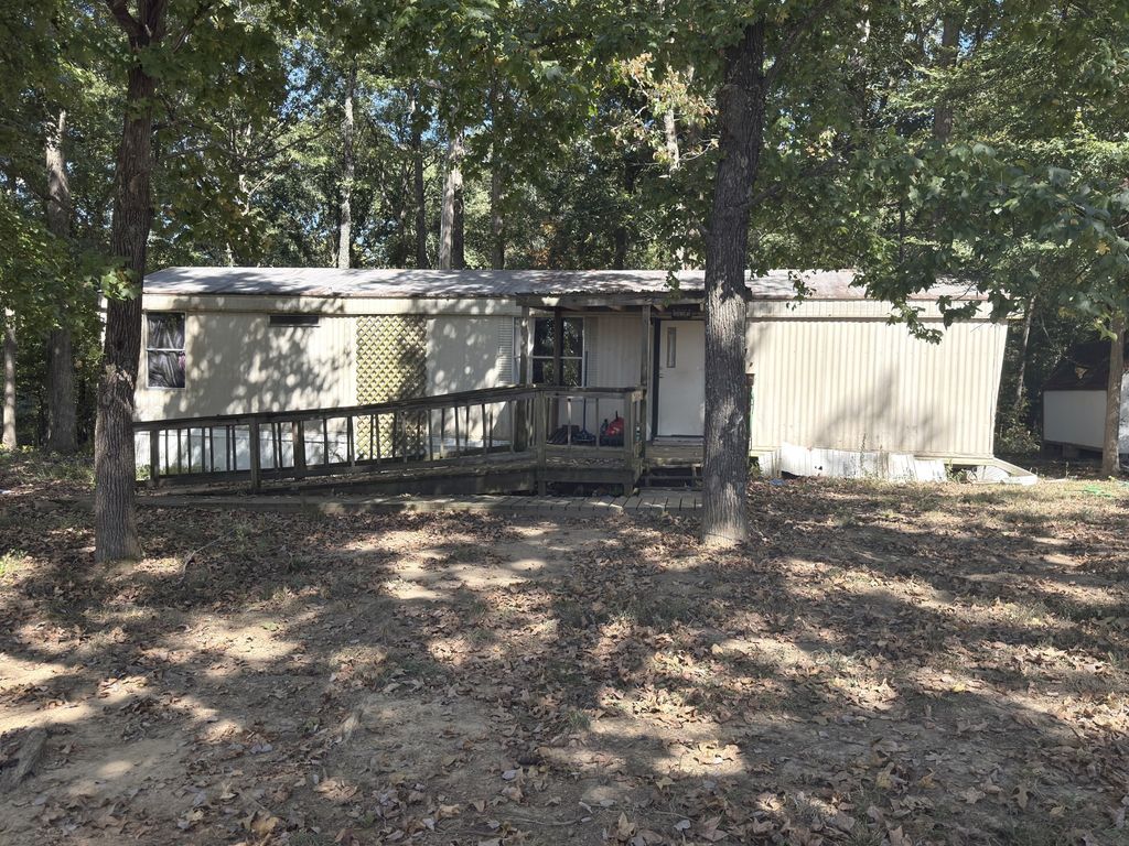 1636 Old Highway 18, Dover