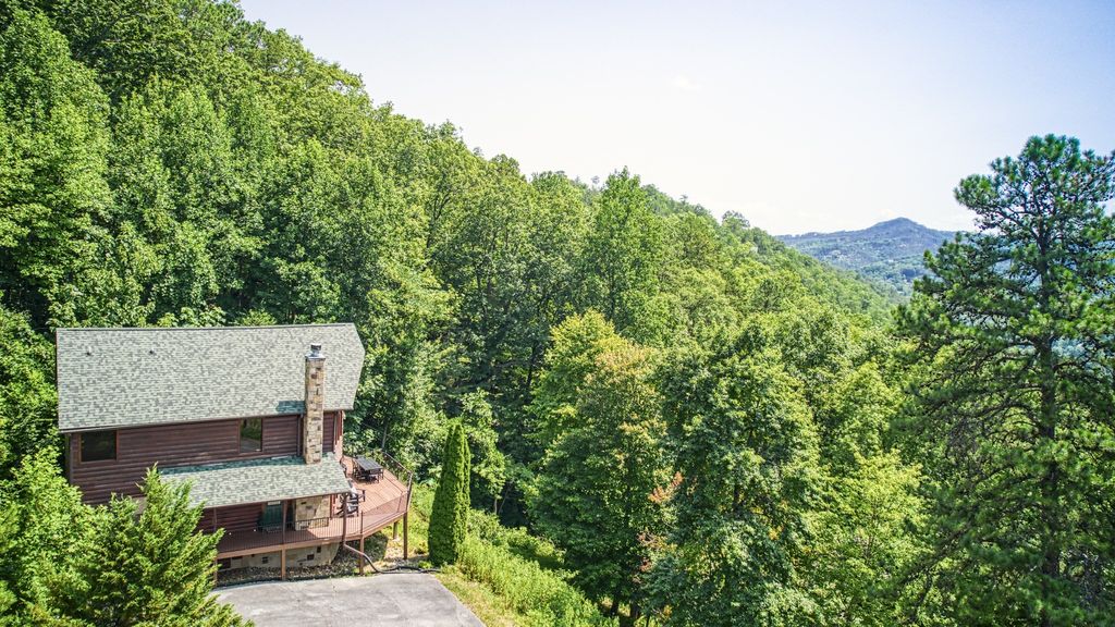 2733 Pine Crest Ln, Sevierville
