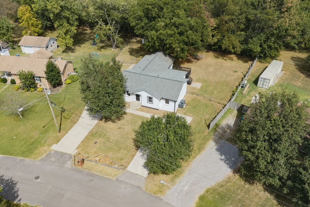 206 Tarrytown Dr, Smyrna