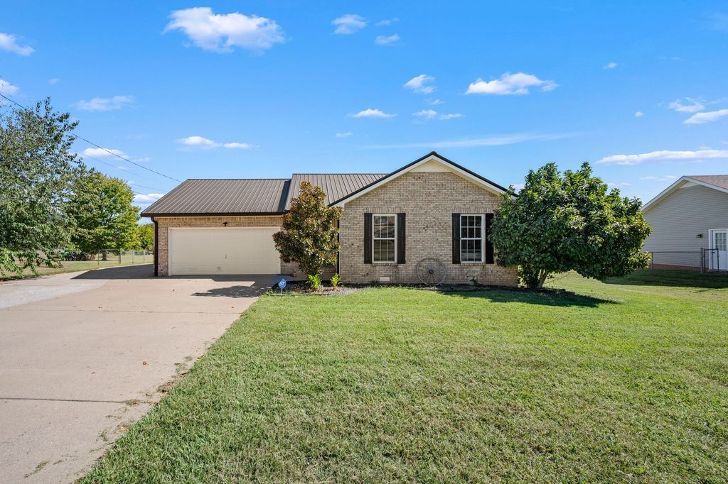 3669 Gracelawn Drive, Clarksville