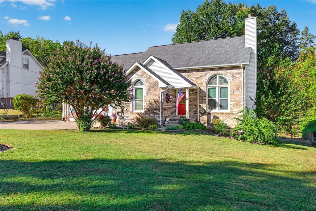 1110 Rosebrook Dr, Clarksville