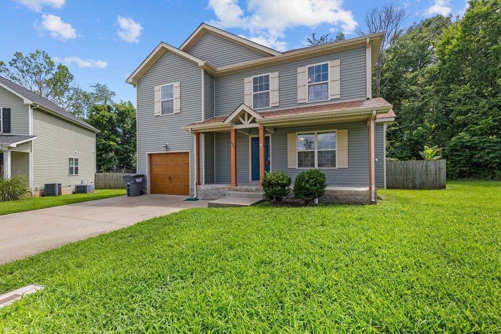 454 N Magnolia Dr, Clarksville