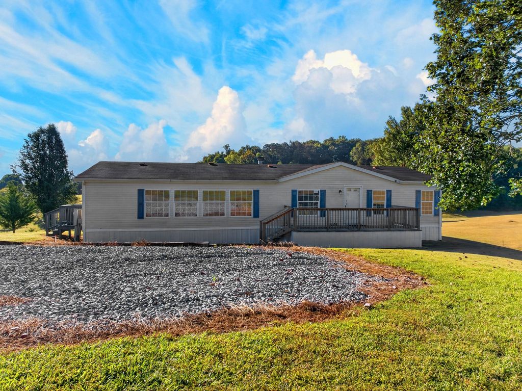 560 Meadowview Rd, Mosheim