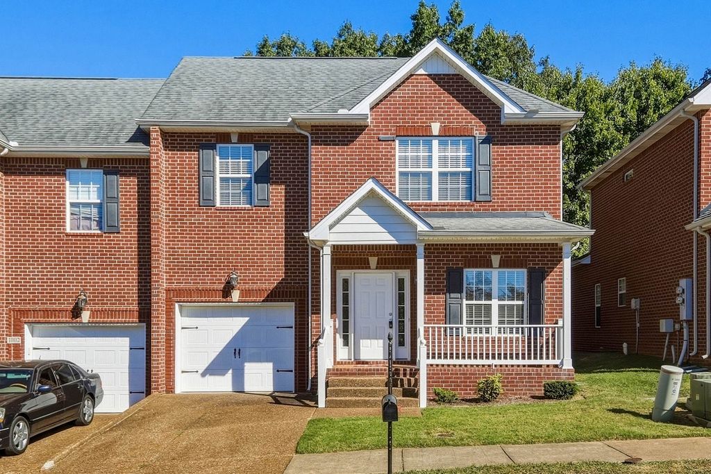 1000 Indian Ridge Cir, White House